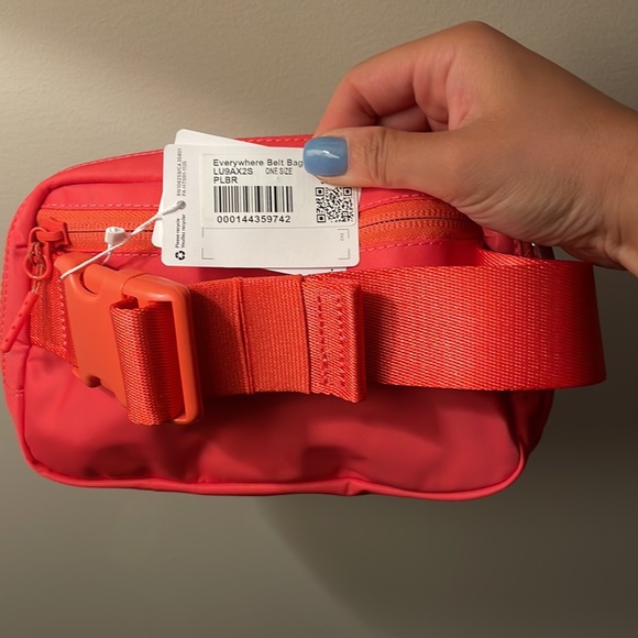 NWT Everywhere Belt Bag in Pale Raspberry [lululemon athletica] - Picture 3 of 3